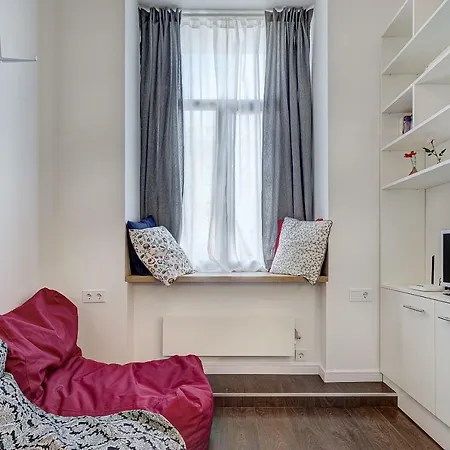 Daire White Radiolofts Studio Self Check-in *